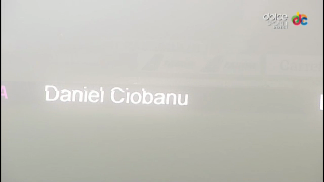 Lacrimi la Timisoara. Meciul cu Dinamo s-a oprit in minutul 41, tot stadionul a inceput sa aplaude. O cruce din candele a fost adusa in memoria victimelor din Colectiv_2