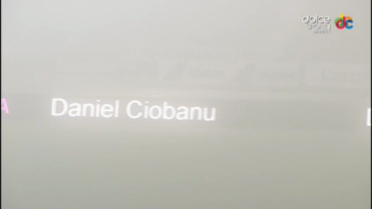Lacrimi la Timisoara. Meciul cu Dinamo s-a oprit in minutul 41, tot stadionul a inceput sa aplaude. O cruce din candele a fost adusa in memoria victimelor din Colectiv_2