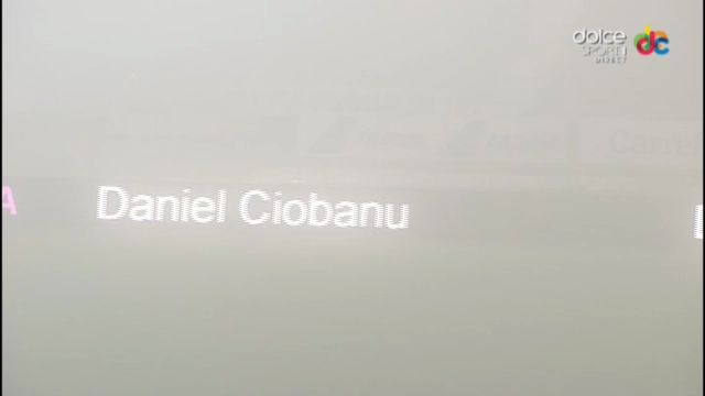 Lacrimi la Timisoara. Meciul cu Dinamo s-a oprit in minutul 41, tot stadionul a inceput sa aplaude. O cruce din candele a fost adusa in memoria victimelor din Colectiv_2