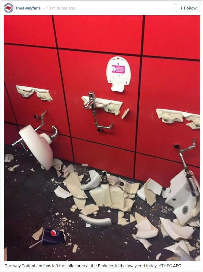 Fanii lui Arsenal, revoltati! Ce au gasit in toaletele de pe Emirates, dupa ce suporterii lui Tottenham au trecut prin ele. FOTO