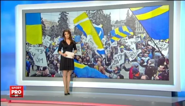 Stelistii si rapidistii au renuntat la torte, nu si fanii Petrolului! Suporterii au aprins torte la protestul de azi!