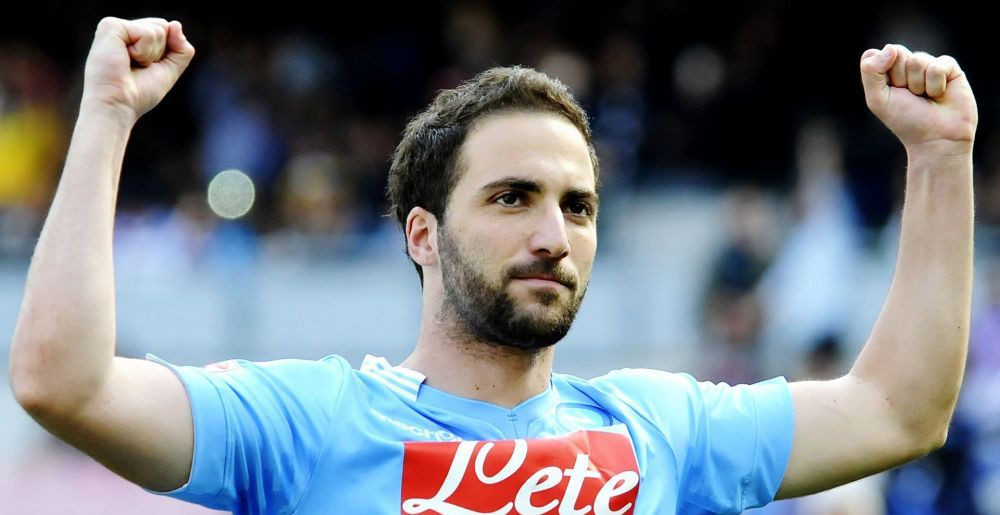 El e jucatorul MINUNE al lui Napoli! Noul Maradona e atacant si da goluri NON STOP. Cum ajunge la titlu echipa lui Chiriches