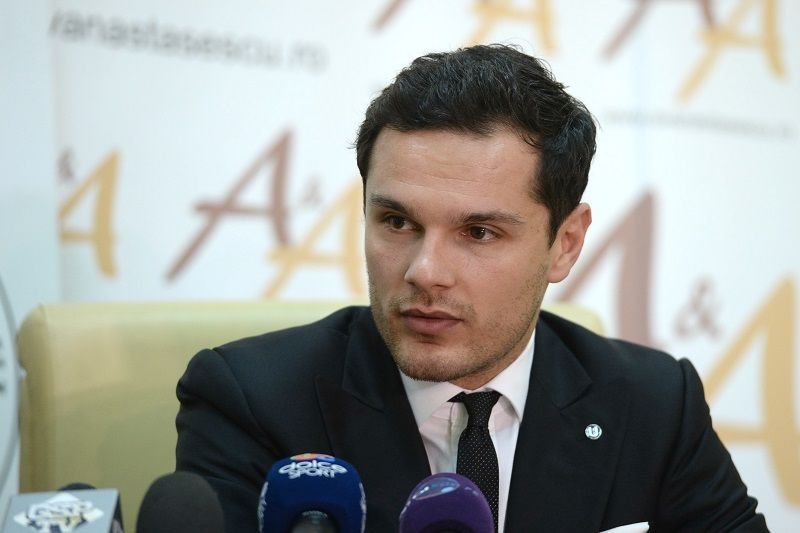 In primavara era presedinte in Liga I, acum s-a lasat de fotbal pentru o meserie surpriza: Vlad Munteanu e noul impresar al lui Horia Tecau