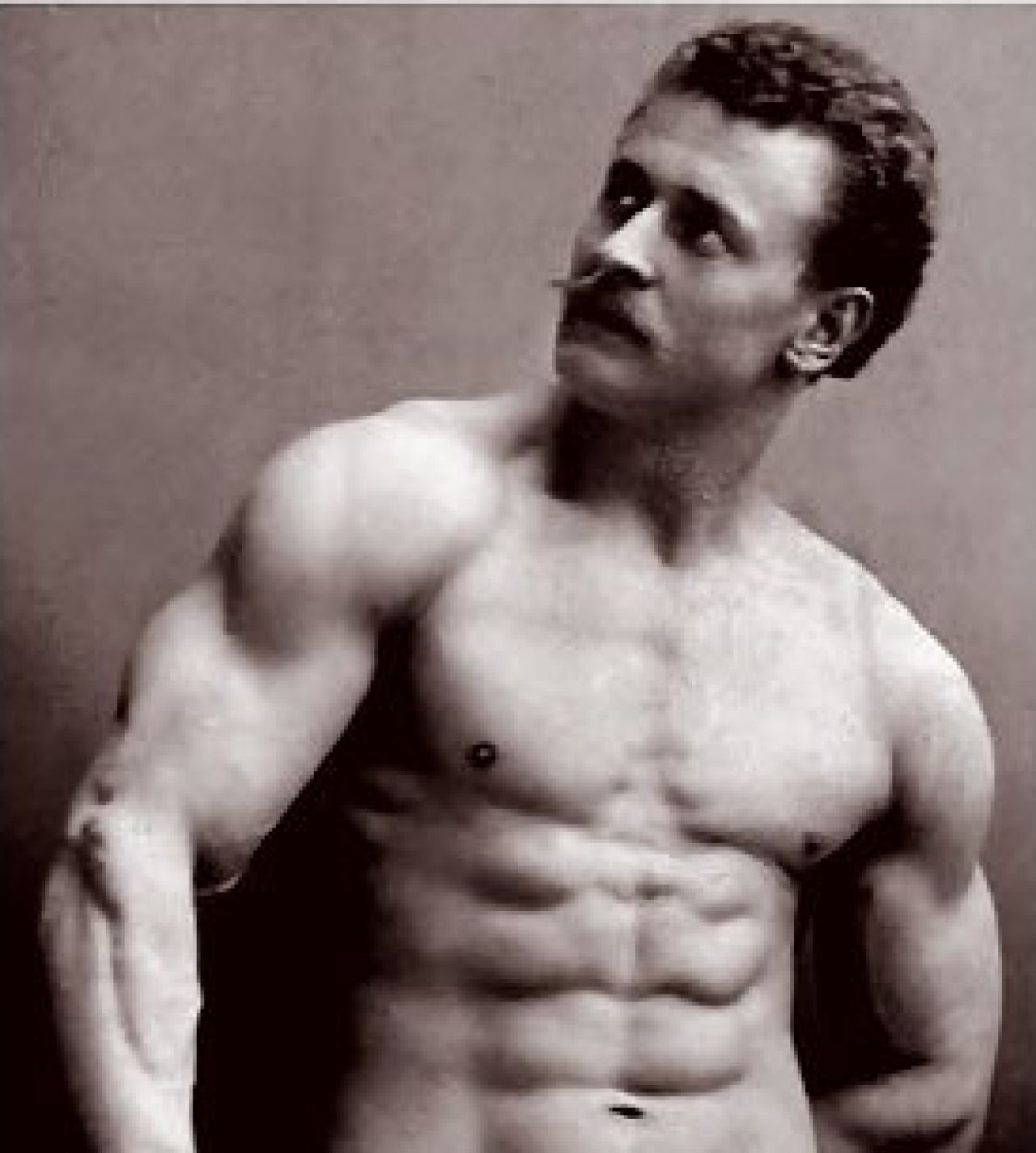 El e omul care facea femeile sa lesine cu muschii sai! Cum arata inventatorul fitnessului_2