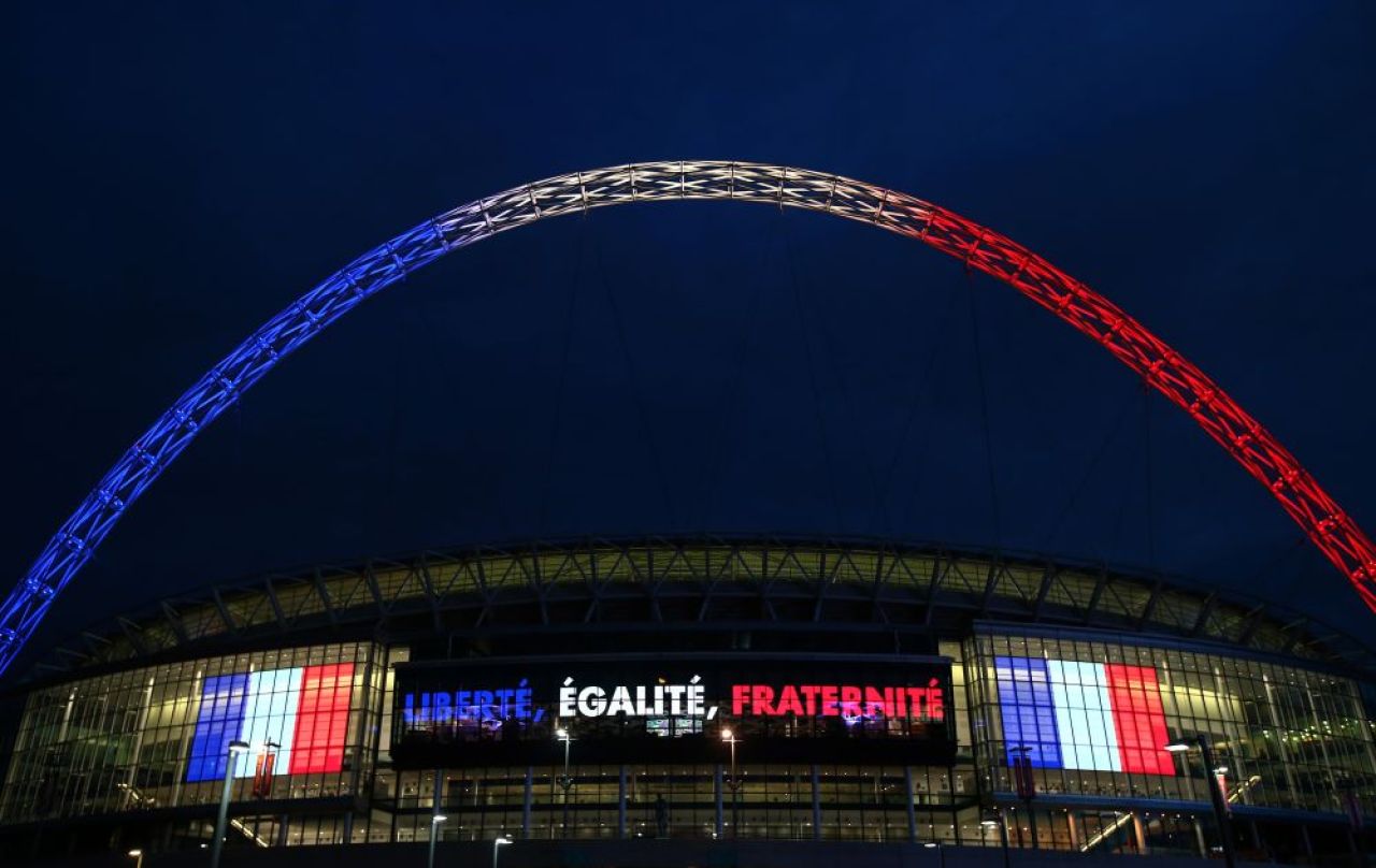 TEROAREA a adus armele de foc pe stadion! Imagini fara precedent de la antrenamentul Frantei inaintea amicalului cu Anglia. UEFA anunta ca Euro 2016 nu se muta_1