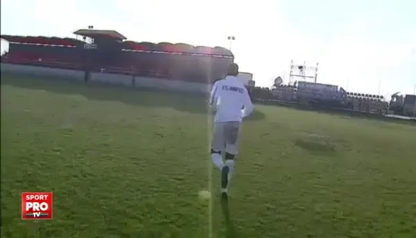 Din Africa de Sud, in liga a doua din Romania. Rapidul ataca promovarea si si-a gasit atacant "de gura portii". VIDEO: cum l-au adoptat fanii pe Embalo