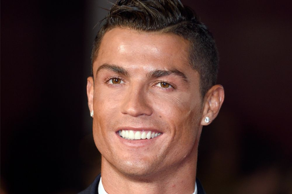 TEROARE PE BERNABEU: Real Madrid 0-4 Barcelona! Dubla Suarez, goluri Iniesta si Neymar! Messi a revenit dupa doua luni de pauza. Vezi golurile