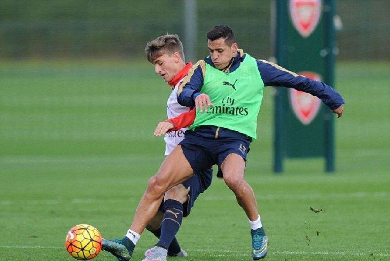 Moment URIAS pentru pustiul roman de 16 ani de la Arsenal! Wenger l-a chemat sa se antreneze cu prima echipa! FOTO_1