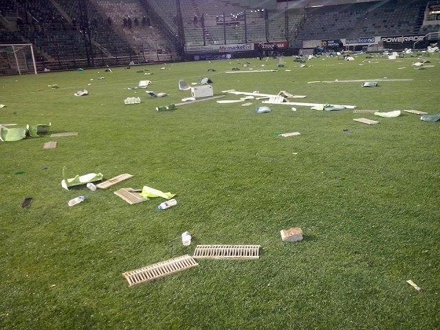 Incidente INCREDIBILE in Grecia! Derby-ul dintre Panathinaikos si Olympiacos, ANULAT din cauza fanilor care au atacat jucatorii_15