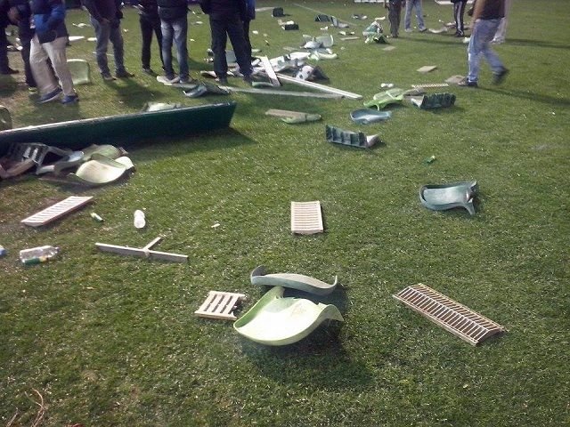 Incidente INCREDIBILE in Grecia! Derby-ul dintre Panathinaikos si Olympiacos, ANULAT din cauza fanilor care au atacat jucatorii_16