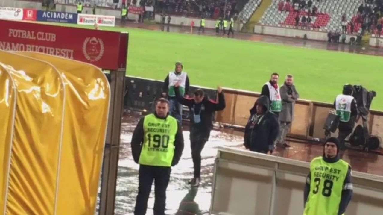 Radoi a facut semne OBSCENE in fata dinamovistilor dupa ce a fost INJURAT! Reactia dupa care fanii au vrut sa intre in teren_3