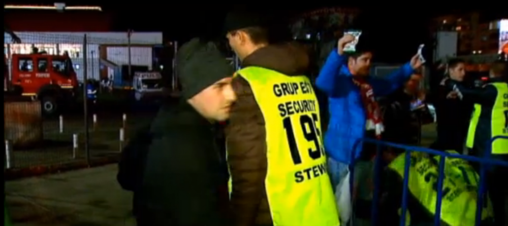 Securitatea pe stadioanele din Romania e o GLUMA! Cu ce obiecte au intrat spectatorii la Dinamo - Steaua in Stefan cel Mare