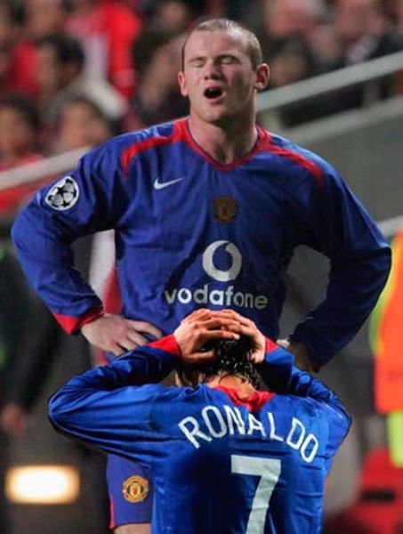 Cele mai romantice imagini din istoria fotbalului! Cum au ajuns MM si Reghe langa Bale, Cristiano Ronaldo, Mourinho, Zlatan si Rooney :)_2
