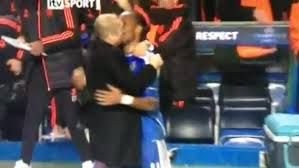 Cele mai romantice imagini din istoria fotbalului! Cum au ajuns MM si Reghe langa Bale, Cristiano Ronaldo, Mourinho, Zlatan si Rooney :)_6