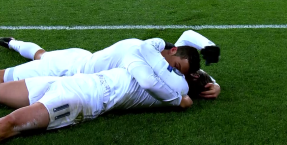 Cele mai romantice imagini din istoria fotbalului! Cum au ajuns MM si Reghe langa Bale, Cristiano Ronaldo, Mourinho, Zlatan si Rooney :)_11
