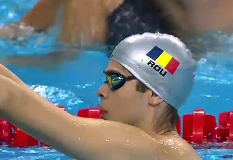 Robert Glinta, noul recordmen mondial de juniori la 100 metri spate. Inotatorul s-a calificat la JO, dar a iesit pe 7 la CE