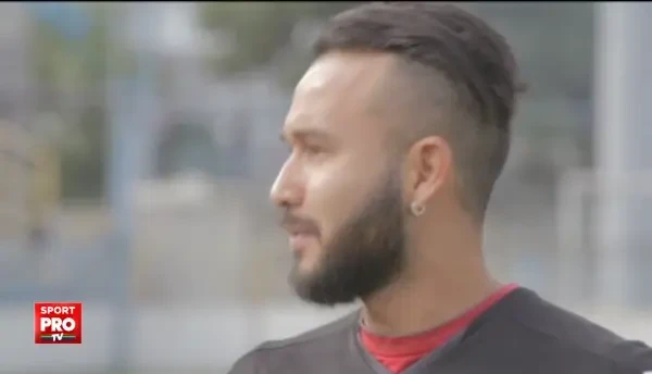 Cea mai tare DESCRIERE pe care putea sa si-o faca! Ce a spus Junior Morais inainte sa RUPA PLASA