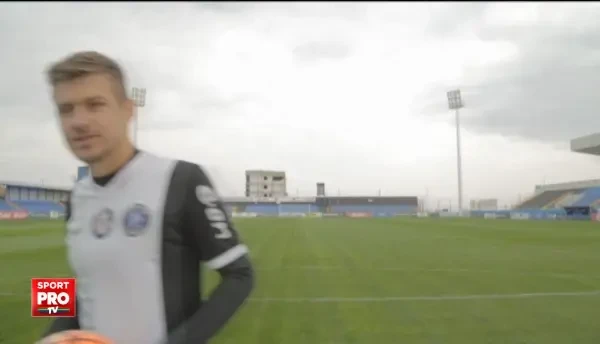 FABULOS! A BLOCAT mingea intre bare cu un sut SENZATIONAL! Faza superba sub ochii lui Hagi