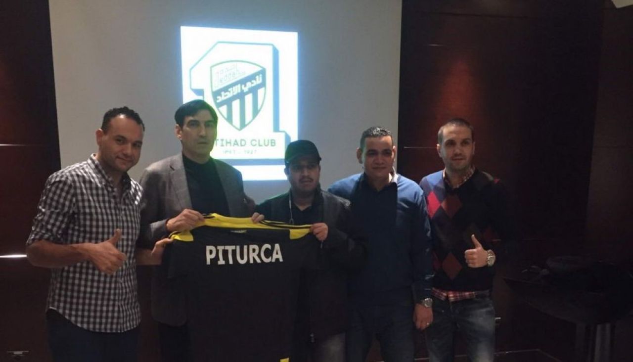 FOTO EXCLUSIV! Piturca a semnat! Fostul selectioner va antrena din nou Al Ittihad! _4
