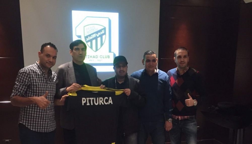 FOTO EXCLUSIV! Piturca a semnat! Fostul selectioner va antrena din nou Al Ittihad! _4