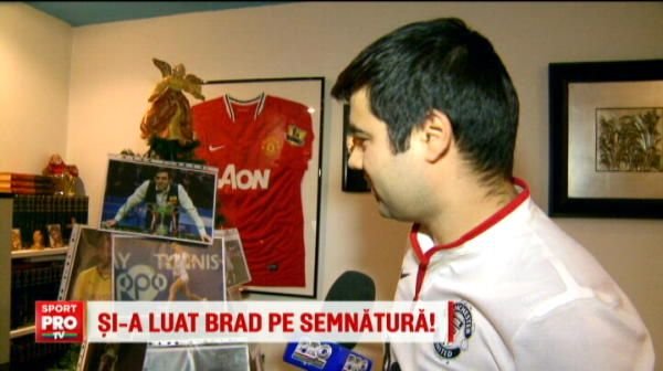 Cel mai original brad din Romania! Un suporter l-a umplut cu autografele sportivilor preferati! VIDEO