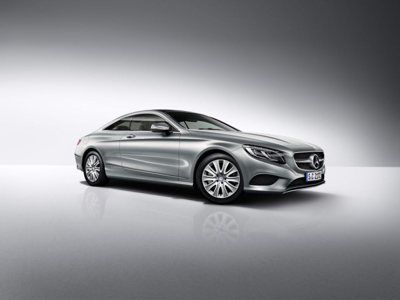 FOTO Noua limuzina lansata de Mercedes! Are 367 de cai si costa cat salariul unui jucator de la Steaua! _1
