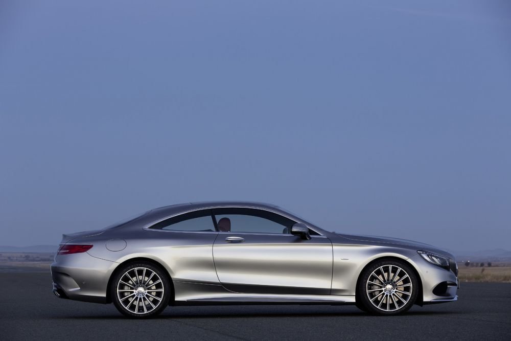FOTO Noua limuzina lansata de Mercedes! Are 367 de cai si costa cat salariul unui jucator de la Steaua! _3