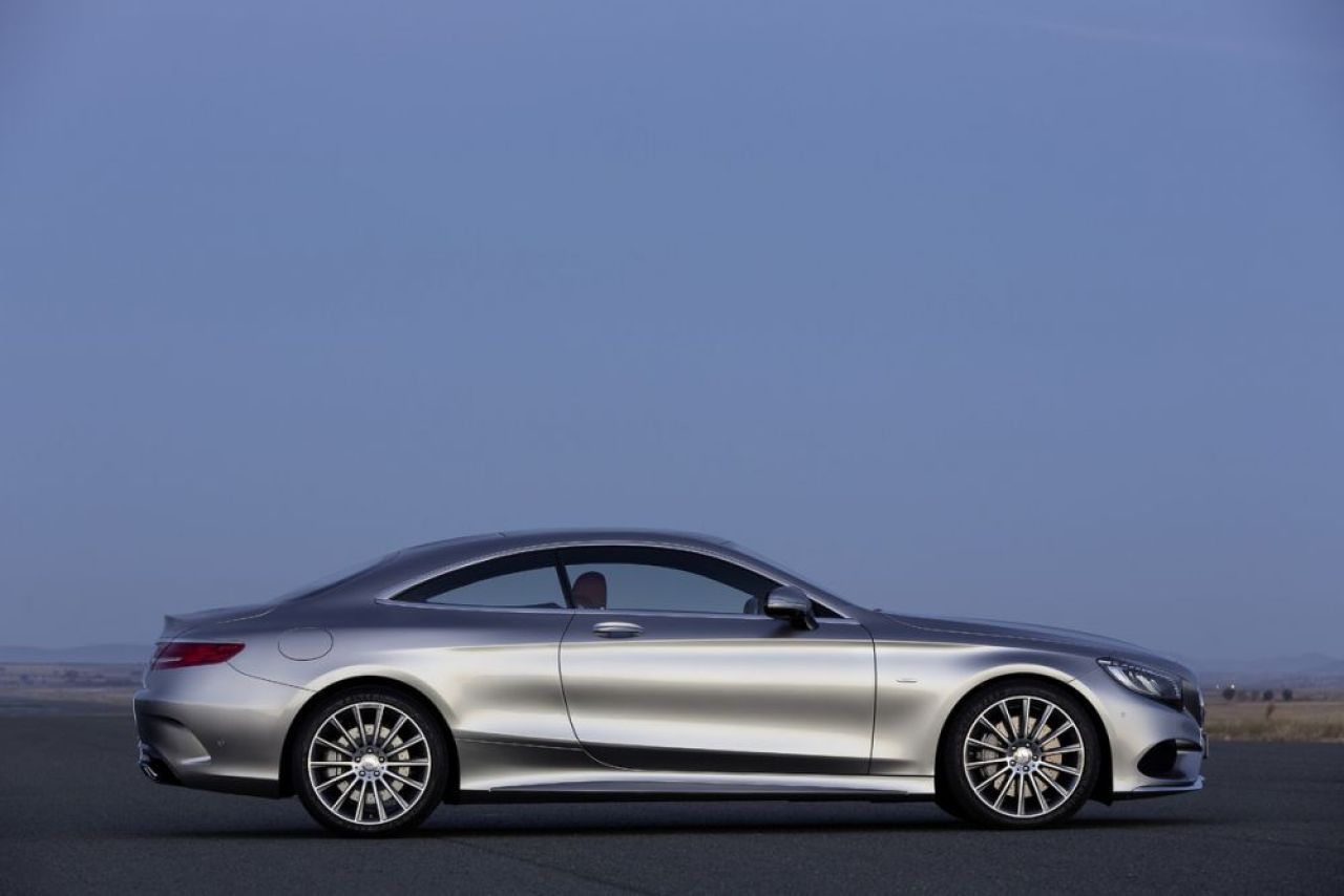 FOTO Noua limuzina lansata de Mercedes! Are 367 de cai si costa cat salariul unui jucator de la Steaua! _3