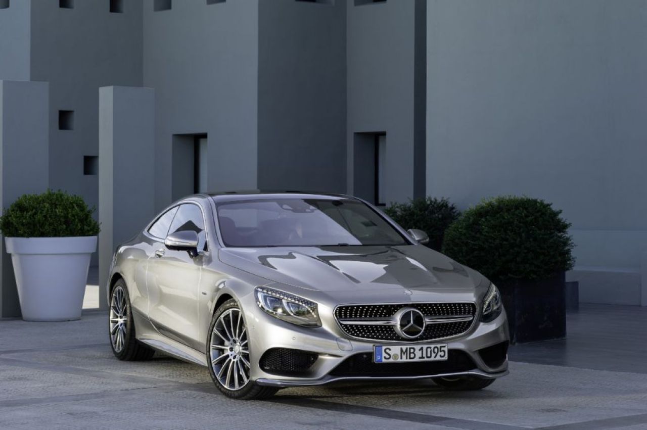 FOTO Noua limuzina lansata de Mercedes! Are 367 de cai si costa cat salariul unui jucator de la Steaua! _5