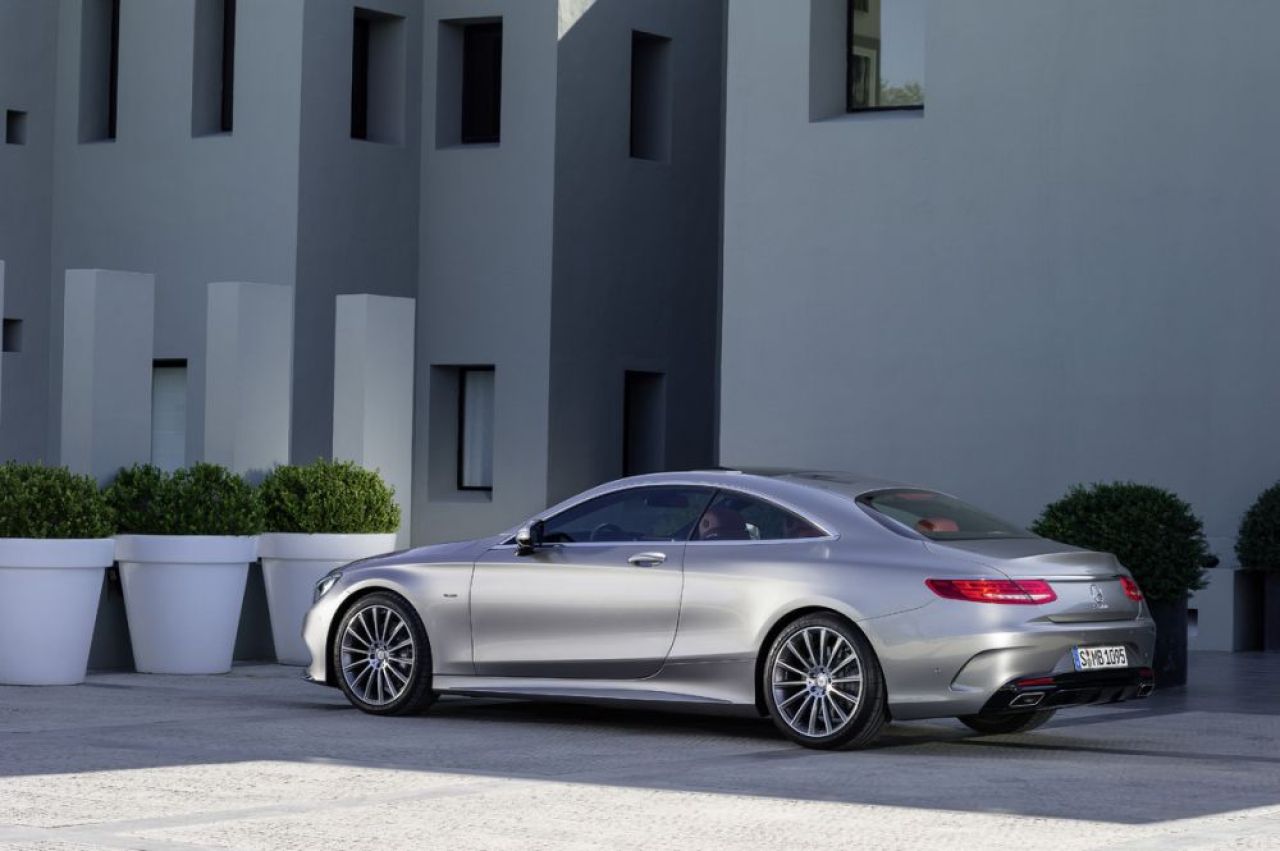 FOTO Noua limuzina lansata de Mercedes! Are 367 de cai si costa cat salariul unui jucator de la Steaua! _6