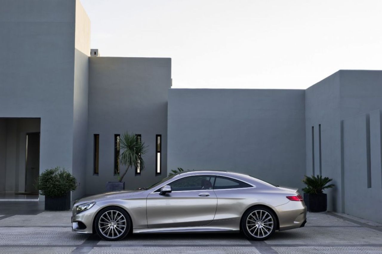 FOTO Noua limuzina lansata de Mercedes! Are 367 de cai si costa cat salariul unui jucator de la Steaua! _7