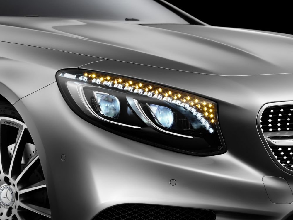 FOTO Noua limuzina lansata de Mercedes! Are 367 de cai si costa cat salariul unui jucator de la Steaua! _16