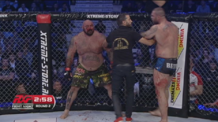 VIDEO: Sandu Lungu, invins de teroarea Poloniei, Wlazlo! Lungu s-a luptat pana la capat si a iesit din ring in aplauzele celor 5000 de romani de la Polivalenta_4