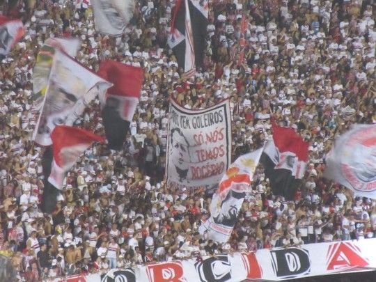 Imagini SENZATIONALE in Brazilia! Portarul-golgheter Rogerio Ceni s-a retras dupa 23 de ani si 131 de goluri! VIDEO_5