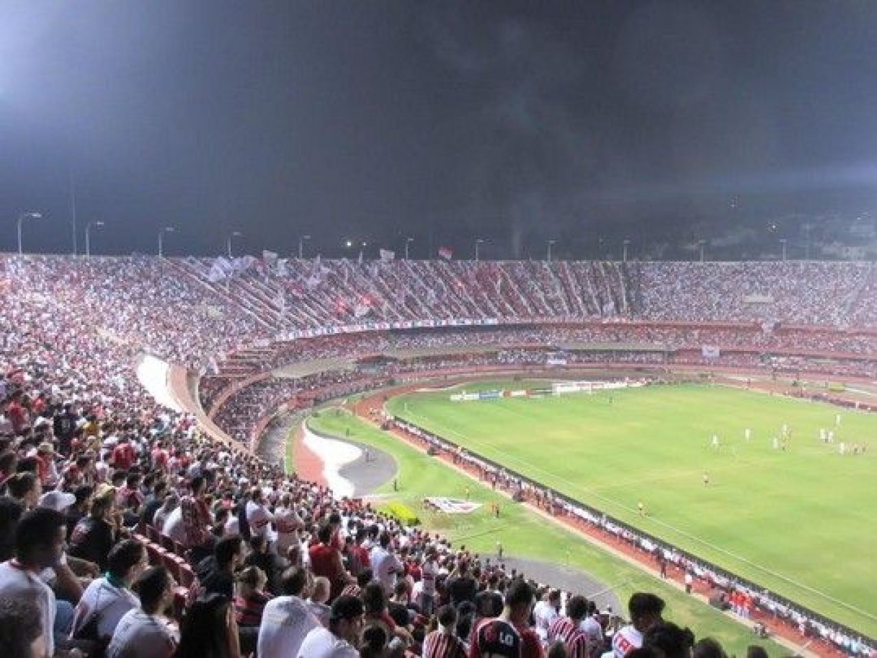 Imagini SENZATIONALE in Brazilia! Portarul-golgheter Rogerio Ceni s-a retras dupa 23 de ani si 131 de goluri! VIDEO_7