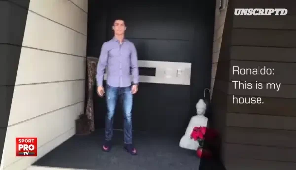 Veniti sa va arat unde locuiesc eu! Cristiano Ronaldo le-a aratat fanilor sai cum arata PALATUL in care sta! VIDEO