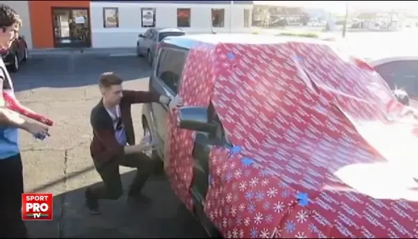 Cea mai tare farsa de Craciun! Cum si-au gasit masinile in parcare clientii unui mall! VIDEO