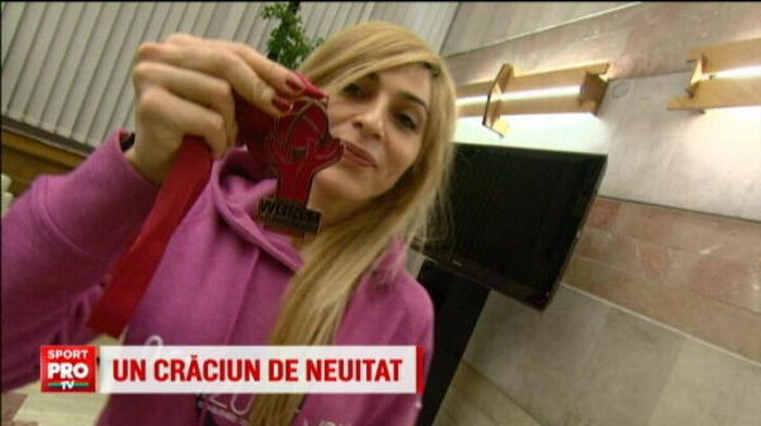 Imaginea superba cu romancele bronzate in Danemarca: si-au pus in bradul de Craciun medaliile castigate la Mondial