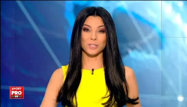 Un Mos Craciun intarziat s-a dat peste cap cu bicicleta ca sa duca darurile la timp. La propriu! :)