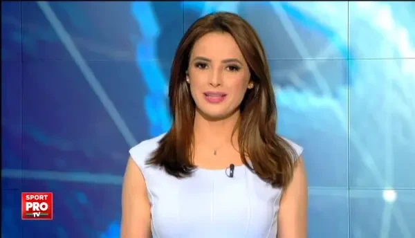 Ea s-a dus sa-i ia interviu inainte de meci, el a chemat-o la o intalnire in oras! Cum se termina dialogul