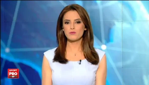 O rusoaica s-a crezut tare pe motocicleta! A vrut sa mearga in picioare pe motor, dar s-a ales cu o cazatura urata!