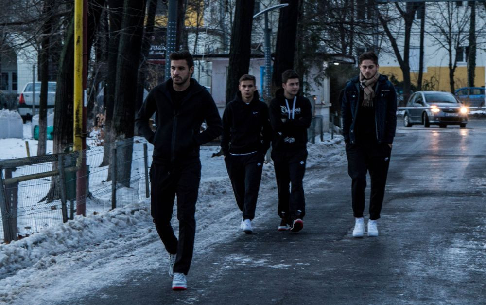 Bagabonti de viitor. Tinerii din lotul Stelei, trendsetteri in vestiar: cum a aparut pustiul Vlad Mihalcea la vizita medicala