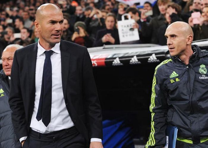 Probleme romanesti la Real Madrid: secundul lui Zidane nu are licenta Pro si nu mai are voie sa stea pe banca