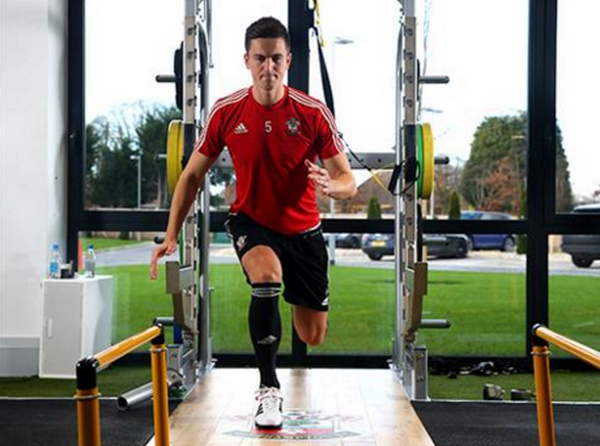 Gardos nu renunta la visul de a merge la EURO. Fundasul a reinceput antrenamentele dupa accidentarea grava suferita in 2015: Sper sa intru curand pe teren