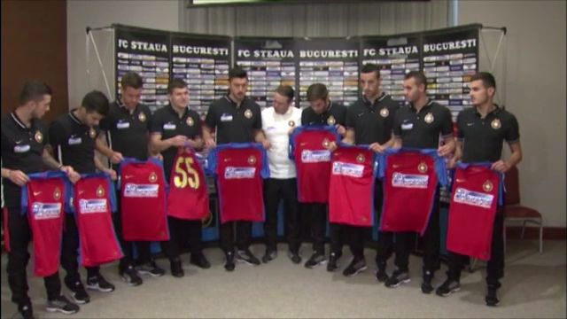 FOTO OFICIAL! Steaua si-a prezentat toate transfeurile din aceasta iarna! Becali mai spera la inca un jucator_1