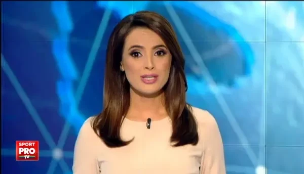 In sos de ROSSI | Valentino Rossi, legenda MotoGP, va fi jurat Masterchef, in Italia. Ce spune chef Patrizia :)