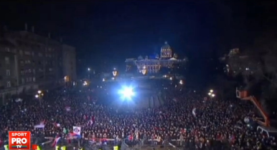 Imagini impresionante la Belgrad: 100.000 de sarbi au sarbatorit in strada castigarea trofeului european la polo VIDEO