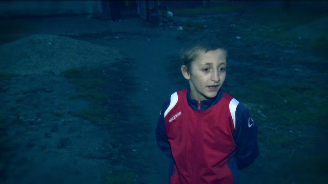 EROI.RO | Medicii l-au pus sa faca sport pentru ca avea prea multa energie. Azi are 13 ani, de 3 ani e campion national la lupte si isi intretine familia cu medaliile sale_3