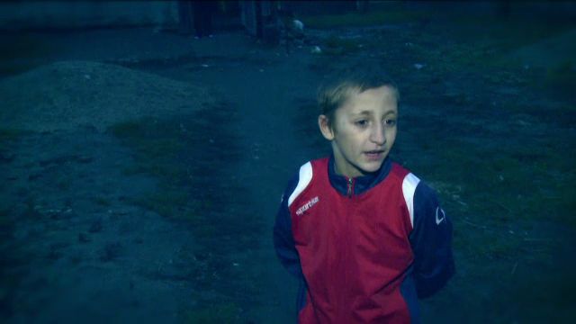 EROI.RO | Medicii l-au pus sa faca sport pentru ca avea prea multa energie. Azi are 13 ani, de 3 ani e campion national la lupte si isi intretine familia cu medaliile sale_3
