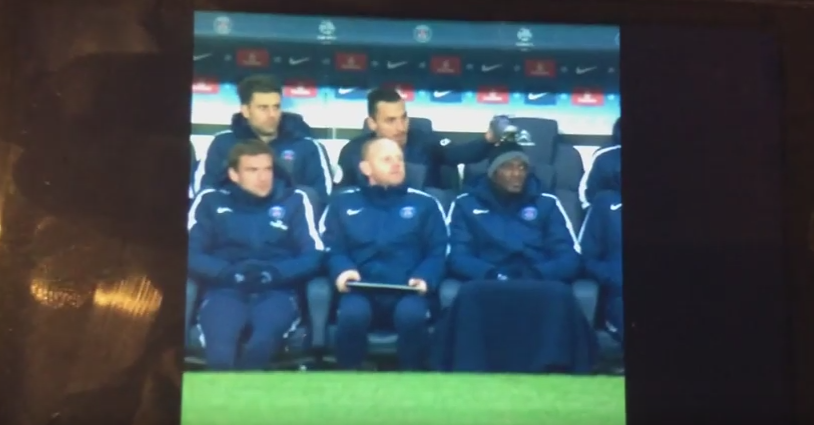 E Zlatan si face ce vrea el! Cum s-a distrat pe seama unui coleg in timpul meciului! VIDEO